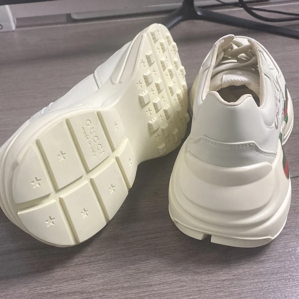 Gucci Women's White Sneakers - Picture 4 of 5